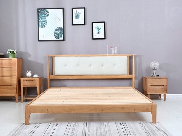 Khung gỗ tự nhiên chắc chắn kết hợp da simili đầu giường